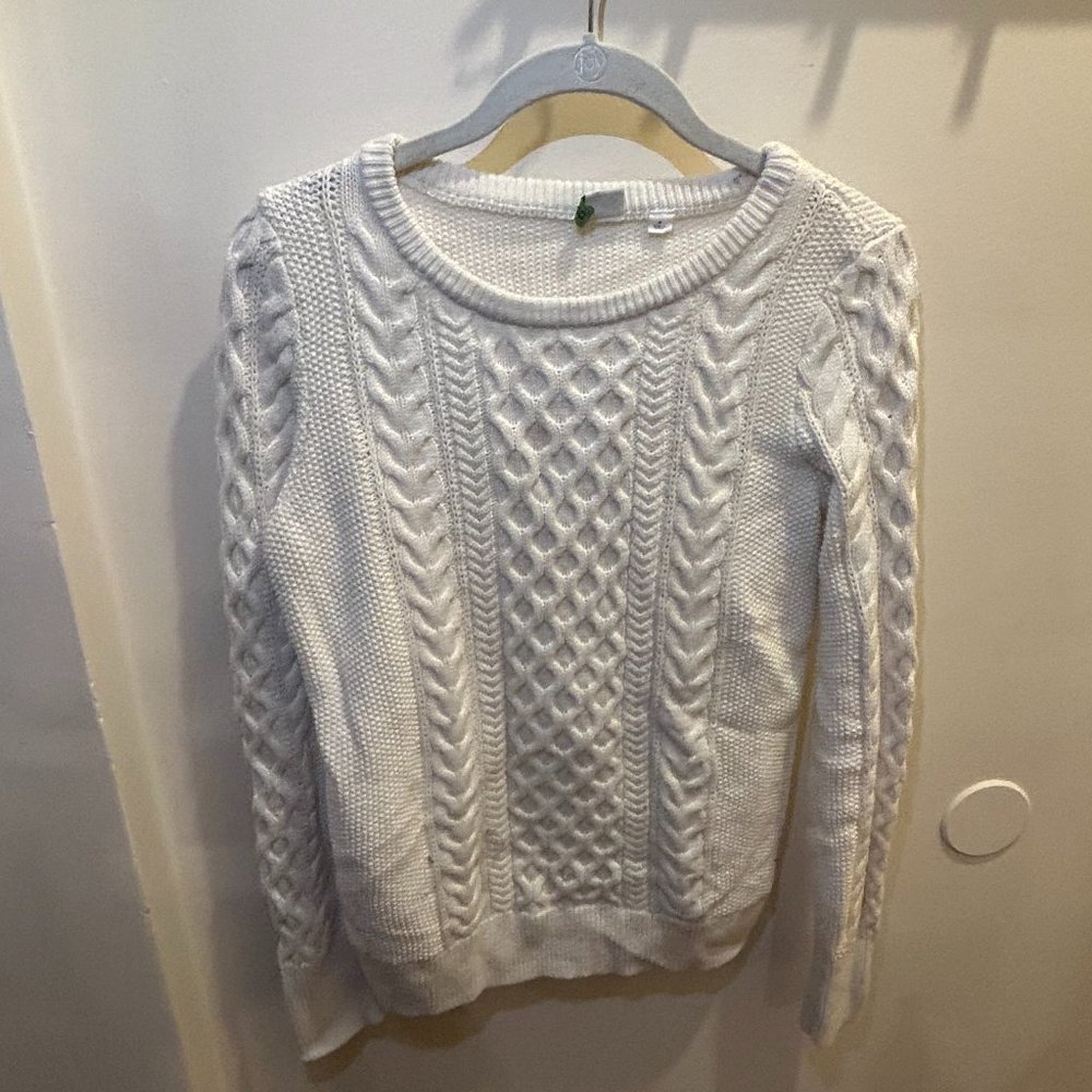 GAP White Cable-Knit Crewneck Sweater